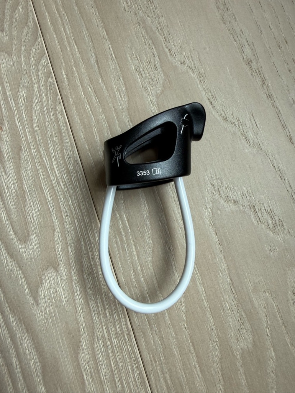 Black Diamond ATC Belay Device 3353 Climbing Gear Black for Rock Climbing